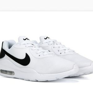 The Women’s Nike Air Max Oketo 9.5